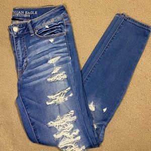 American Eagle Ripped Jegging - Size 8